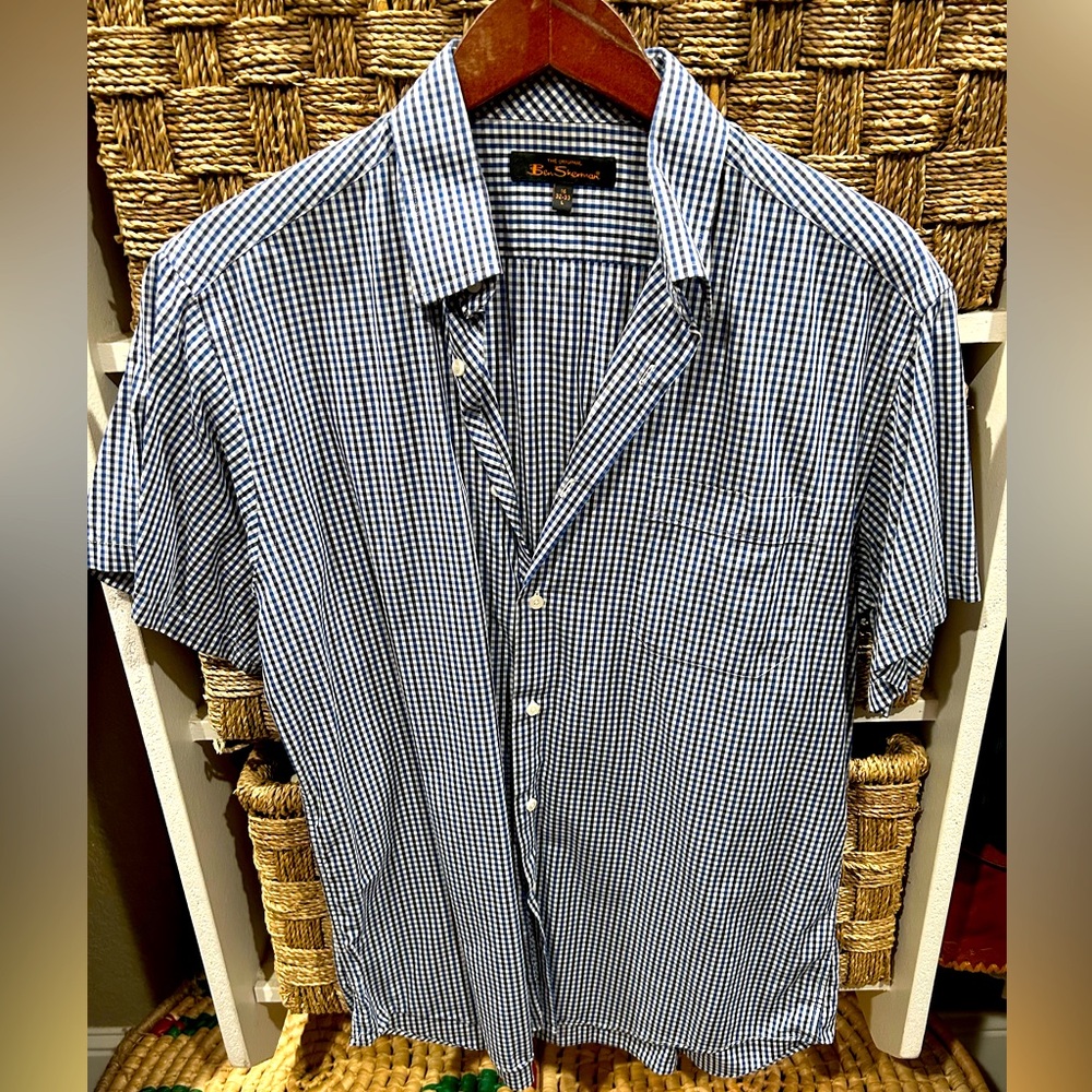Ben Sherman size Large men’s checkered button up short sleeve shirt